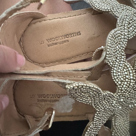 ❤️Woolworths leather gold beaded sandal size 5 fits like 6 - Picture 3 of 5
